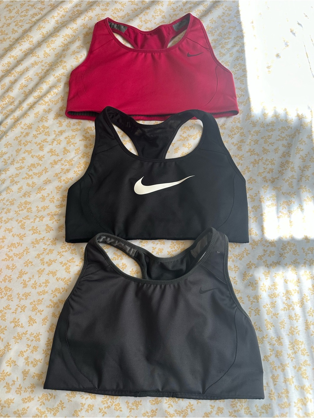 Nike Women's Sports Bra Trio - Red & Black